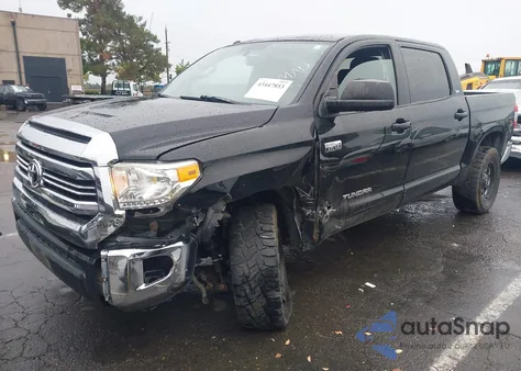 2017 Toyota Tundra Sr5 5.7L V8 из США, поврежденный, VIN 5TFDY5F14HX615869